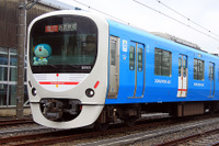 どこでもドア？ ドラえもん電車「DORAEMON-GO！」が西武に出現［フォトレポート］ 画像