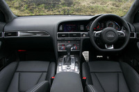 アウディ RS6 アバント…スポーツマインドを高めたコックピット 画像