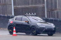 ポルシェ初の電動SUV『マカンEV』、初期開発車両をスクープ!次世代プラットフォーム採用へ 画像