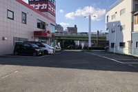 akippa、紳士服コナカと駐車場シェアリングサービス開始　新規来店促進も 画像