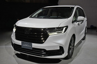 【ホンダ オデッセイ 改良新型】威圧感は控えめに、上質さを意識したデザイン 画像
