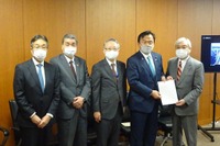 事故被害者救済へ2021年度も自賠責資金繰り戻しを…「自賠制度を考える会」が赤羽国交相に要望 画像