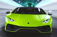 ランボルギーニ、「新しいV10モデル」発表を予告 11月18日 画像