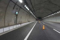 道路トンネル内の火災を自動通報---技術を公募 国交省 画像