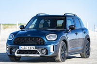 MINI クロスオーバー に「ボードウォーク」、ディープラグナブルーを拡大展開…欧州発表 画像