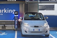 フィアットやジープの電動車、急速充電が可能に…イタリア・ミラノの空港 画像