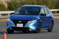 【日産 ノート 新型試乗】奥深い走りに驚きも、グレードと価格は要改善…渡辺陽一郎 画像