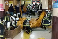 止水作業が続く、浸水後の札幌市営地下鉄南北線北34条駅…ホーム片側のみ発着で再開 画像