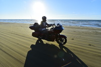 バイクで走れる国内唯一の海岸「千里浜」へ列島横断! 太陽を追いかけた1000kmの旅 画像