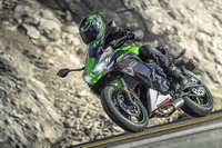 カワサキ Ninja 650、2021年モデル発売へ カラー&グラフィック変更 画像