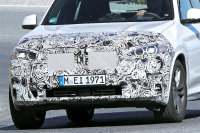 BMW X3 改良新型、フロントを大胆にイメチェン!? オペレーティングシステム7.0も 画像
