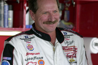 アーンハート選手の死から1年、NASCARの安全基準は? 画像