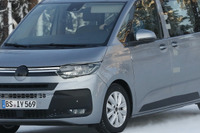 「欧州のハイエース」ロング&スポーティに進化…VW「T7」市販型プロトタイプ 画像