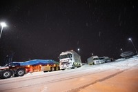 冬用タイヤの点検義務付け---トラック・バス運送事業の整備管理者と運行管理者に 画像