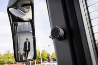 メルセデスベンツの巻き込み事故防止システム、後付けで250台以上のバスに装着…ドイツ 画像