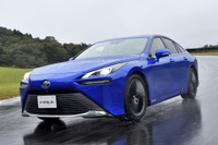 【トヨタ MIRAI 新型試乗】水素を燃料とする以外は別物だ…九島辰也 画像