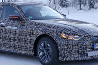 BMWの新型EVクーペ『i4』、最終デザインが露出！入門グレード「i435」の情報も 画像