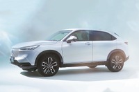 【ホンダ ヴェゼル 新型】デザイン公開、SUVクーペらしさ進化 正式発表は4月 画像