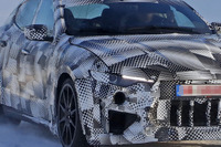 「革新的サスペンション」を持つフェラーリ初のSUV、V12エンジン搭載はあるか!? 画像
