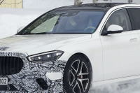 バックミラーのサイコロは何のサイン? メルセデスAMG『S63e』プロト、電動V8が牙を剥く 画像