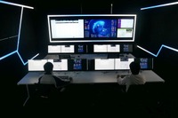 自動車メーカーに必須となるセキュリティ監視センター…パナソニックとマカフィーが車両SOCを発表 画像