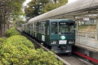西武レオライナーのCO2排出量、実質ゼロ…太陽光発電による列車運行 4月1日から 画像