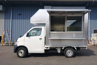 1トン車積載用シェル「トラベルトラックキッチン」発売へ、什器標準装備で価格は209万円 画像