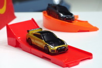 マクドナルドが「NISSAN GT-R NISMO」とコラボ…ひみつのおもちゃを先行発表!! 画像