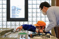 ロマンスカーの模型と実物を見比べる…小田急がオンラインで鉄道ジオラマ体験 4月24・25日 画像