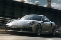 ポルシェ 911ターボ 新型、2021ワールドパフォーマンスカー賞に… GRヤリス を抑える 画像