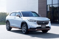 【ホンダ ヴェゼル 新型】「e:HEV」搭載など、7年ぶりのフルモデルチェンジ…価格は227万9200円より 画像
