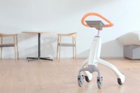 ロボットで歩行トレーニング、パナソニックが施設向けのサービスを開始 画像