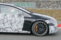 メルセデス最高級EVサルーン『EQS』、AMGモデルはどうなる? プロト車両を激写 画像