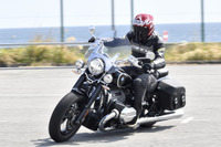 【BMW R18クラシック 試乗】R18が持つ唯一無二の世界観をさらに広げた…鈴木大五郎 画像