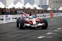 【モータースポーツ ジャパン】世界初のガソリン車から08年型F1まで…デモ走行 画像