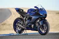 ヤマハ YZF-R7 欧米で発売、パラツイン搭載の新型スーパースポーツ…日本導入は今冬以降 画像