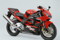 これぞホンダのWGP仕様、海外専用のスーパースポーツバイクを国内投入 画像