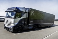 メルセデスベンツの燃料電池トラック、走行テスト開始　2027年に量産へ 画像