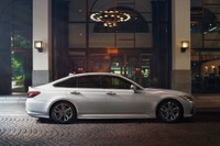 次期 クラウン でトヨタの「決断」…FF、SUV、ミニバン、なにがどうしてどうなる? 画像