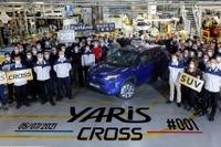 トヨタ ヤリスクロス、欧州仕様はハイブリッドのみ…生産開始 画像