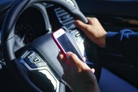 スマホの「ながら運転」を防止 損保ジャパンがソリューションを提供 画像