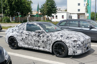 2シリーズクーペとは違う湾曲ディスプレイを激写!BMW M2クーペ 新型 画像