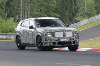 BMWブランド最上位のSUV『X8』がニュルに出現…「X8 M」はMモデル最強に 画像