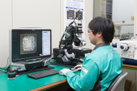 半導体不足の大打撃、粗悪品も急増---各社で工場停止相次ぐ［新聞ウォッチ］ 画像