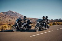 BMWモトラッドのビッグボクサー『R18』にアメリカンスカスタム…欧州発表 画像
