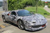フェラーリ最新のハイブリッド・スパイダー『296GTB スパイダー』を初スクープ! 画像