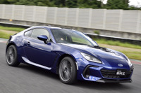 【トヨタ GR 86 & スバル BRZ 新型試乗】“腕”を選ばず楽しめるBRZの挙動に好感…九島辰也 画像