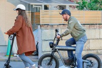 試乗希望者に電動キックボード&バイクをデリバリー Acalie 画像