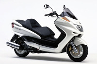 ヤマハ『マジェスティ』に3つ目のモデルが登場---カスタム感を強調 画像