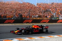 【F1 オランダGP】フェルスタッペンが母国GPでポールトゥウィン、ランキングトップに返り咲き 画像